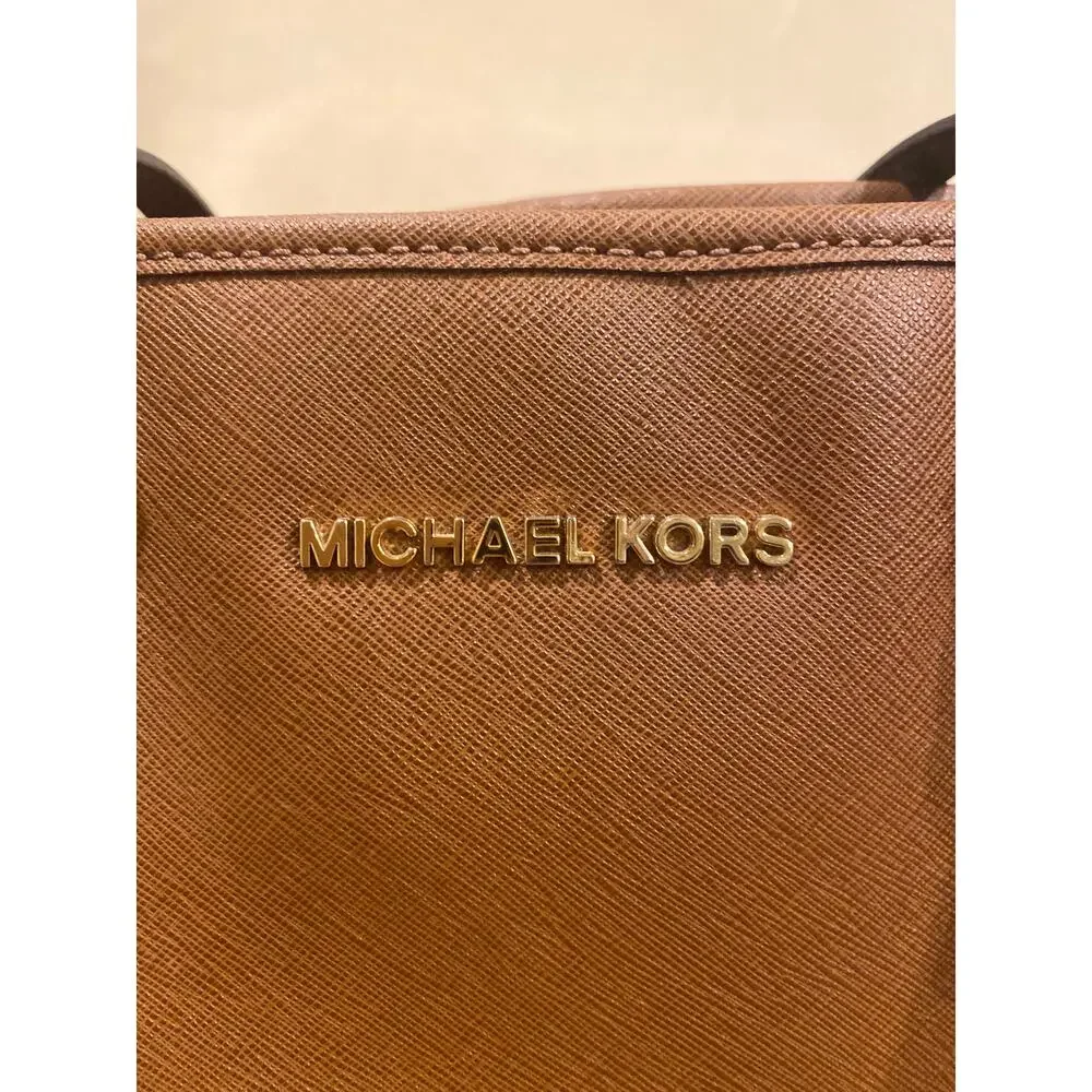 Michael Kors leather purse - Picture 2 of 16